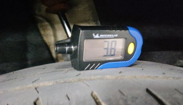 2012 Skoda Superb 2.0 TDI PD, Diesel, Manual, 1,20,824 km, tyre