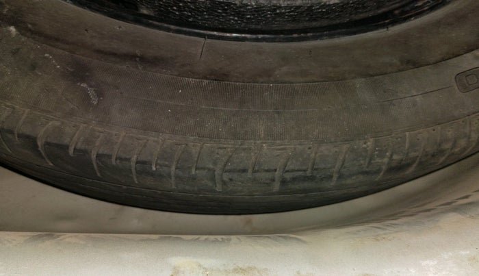 2012 Skoda Superb 2.0 TDI PD, Diesel, Manual, 1,20,824 km, tyre