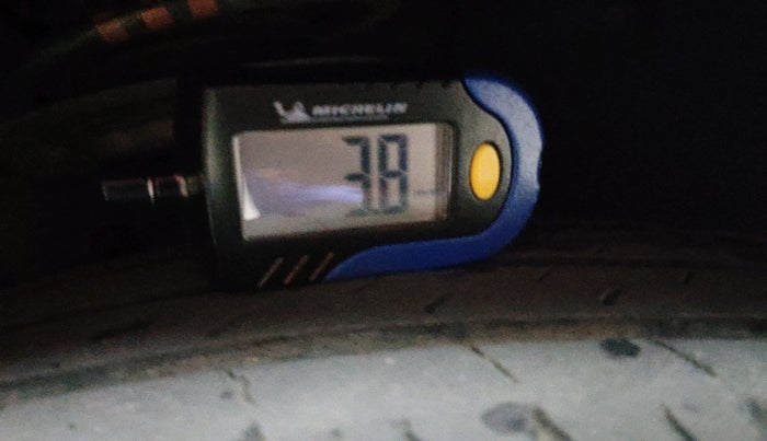 2012 Skoda Superb 2.0 TDI PD, Diesel, Manual, 1,20,824 km, tyre