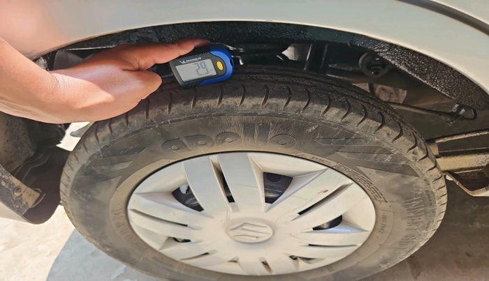 2014 Maruti Alto 800 LXI, Petrol, Manual, 88,301 km, tyre