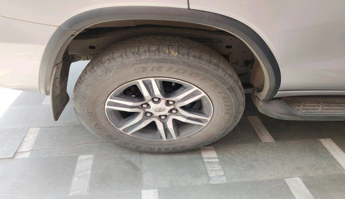 2019 Toyota Fortuner 2.8 4X2 AT, Diesel, Automatic, 46,699 km, tyre