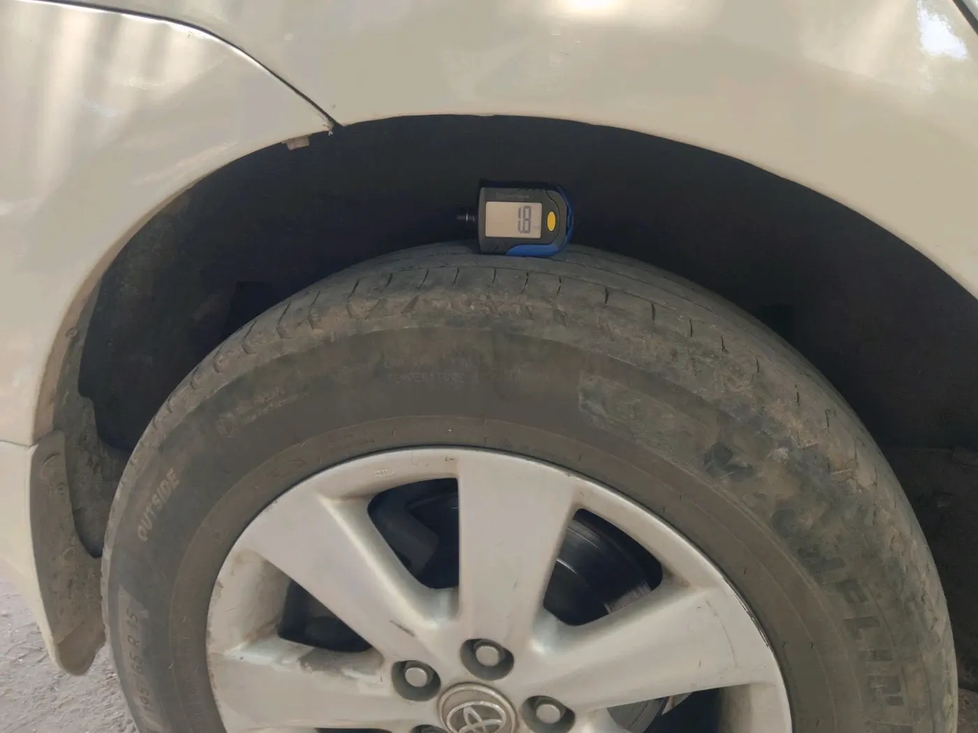 2010 Toyota Corolla Altis G PETROL, Petrol, Manual, 1,28,017 km, tyre