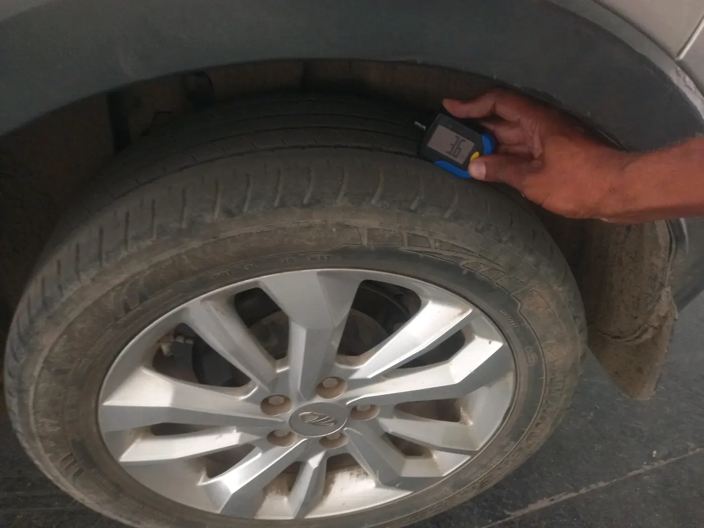 2019 Mahindra XUV300 W8 1.2 PETROL, Petrol, Manual, 51,489 km, tyre