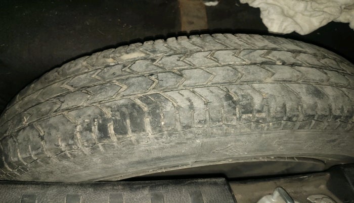 2012 Maruti Swift VXI, CNG, Manual, 54,951 km, tyre