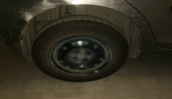 2012 Maruti Swift VXI, CNG, Manual, 54,951 km, tyre