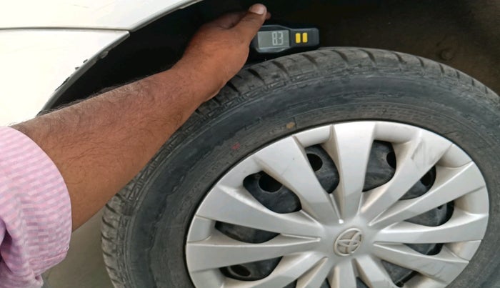 2011 Toyota Etios G, Petrol, Manual, 49,000 km, tyre
