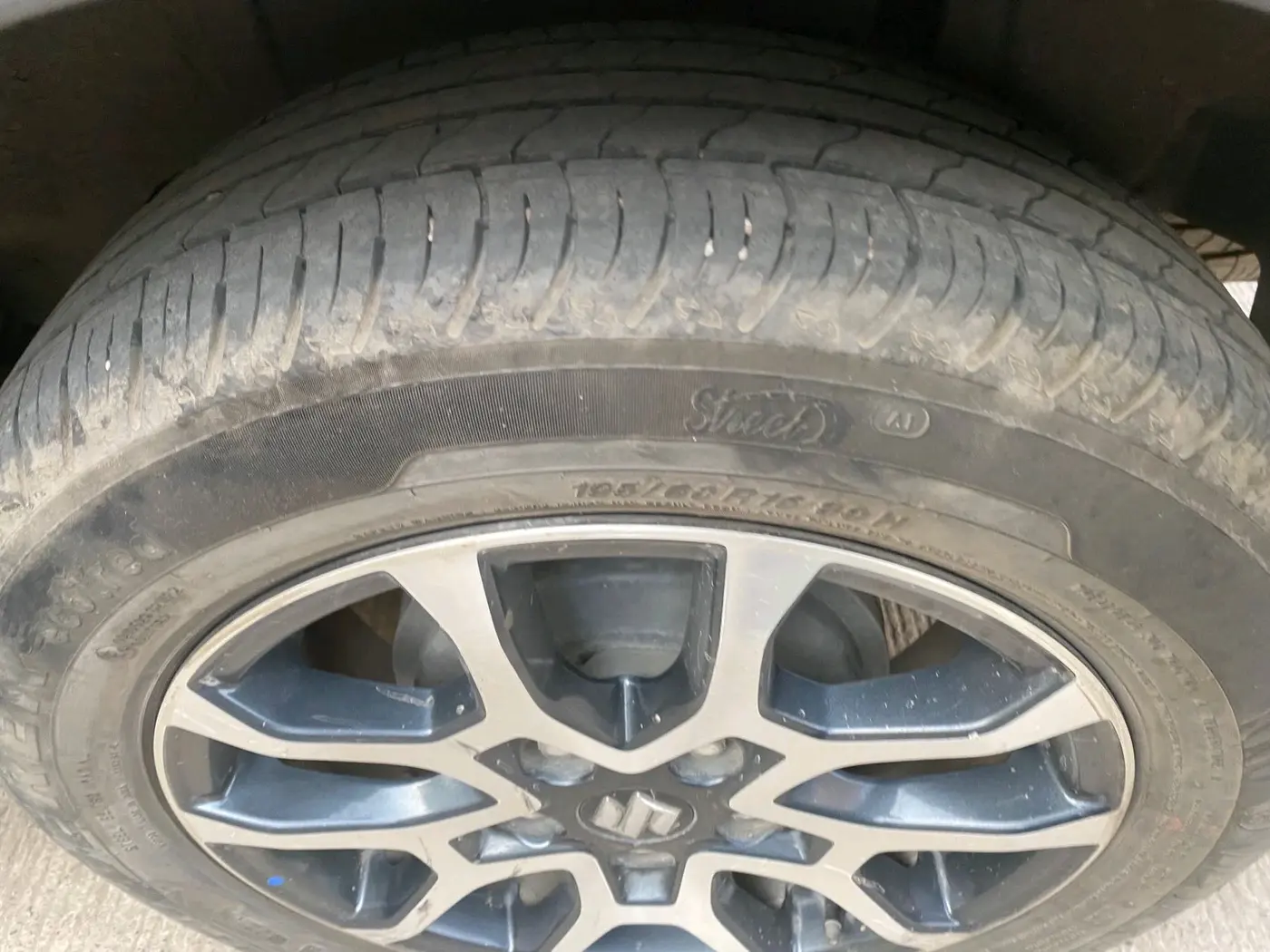 2023 Maruti XL6 ALPHA AT, Petrol, Automatic, 29,701 km, tyre