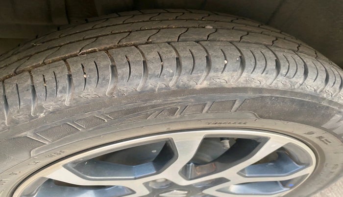 2023 Maruti XL6 ALPHA AT, Petrol, Automatic, 29,701 km, tyre