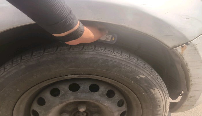 2012 Hyundai i20 MAGNA 1.2, Petrol, Manual, 48,568 km, tyre