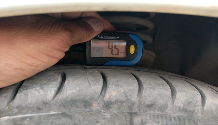 2011 Hyundai Accent EXECUTIVE, CNG, Manual, 90,118 km, tyre