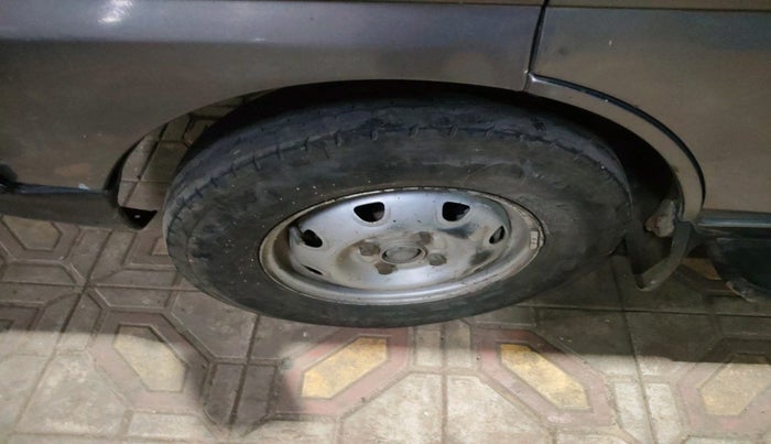 2018 Maruti Eeco 5 STR WITH A/C+HTR CNG, CNG, Manual, 1,83,367 km, tyre