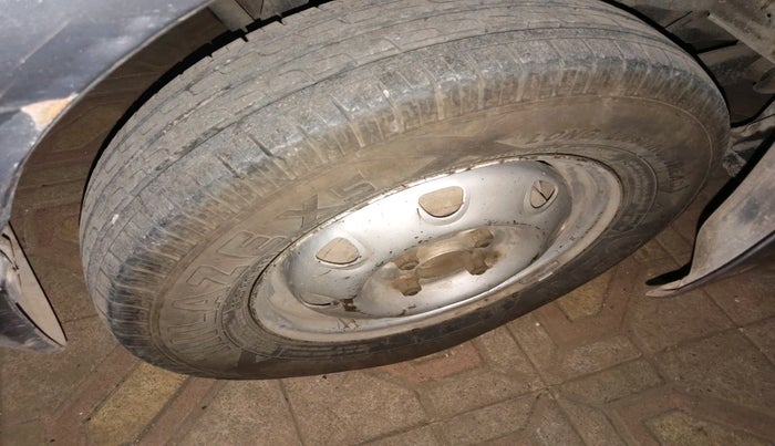 2018 Maruti Eeco 5 STR WITH A/C+HTR CNG, CNG, Manual, 1,83,367 km, tyre