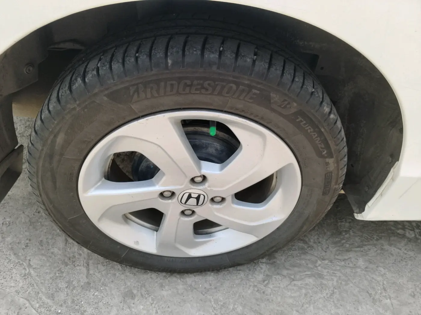 2015 Honda City 1.5L I-DTEC V, Diesel, Manual, 1,66,416 km, tyre