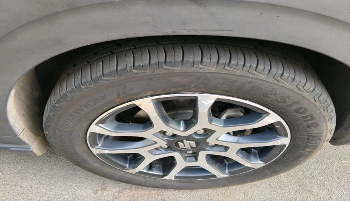 2024 Maruti XL6 ZETA CNG, CNG, Manual, 51,260 km, tyre