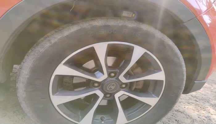 2020 Tata NEXON XZ PLUS DIESEL, Diesel, Manual, 99,175 km, tyre