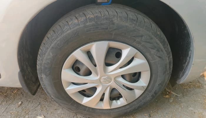 2021 Maruti Swift VXI AMT, Petrol, Automatic, 27,340 km, tyre