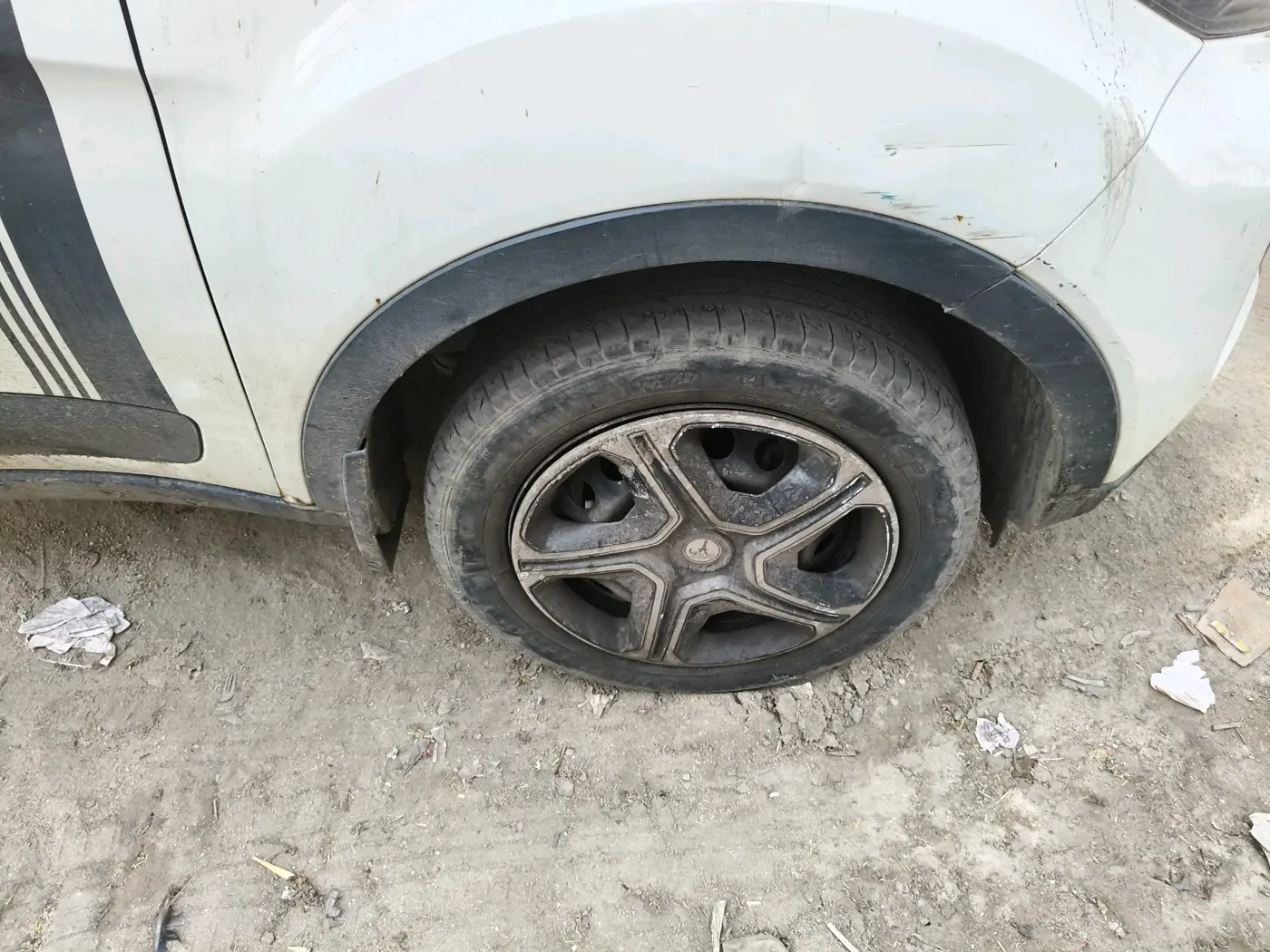 2022 Tata NEXON XM PETROL, CNG, Manual, 37,115 km, tyre