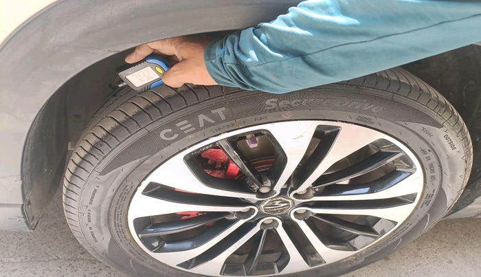 2021 MG HECTOR PLUS SHARP 1.5 PETROL TURBO DCT 6-STR, Petrol, Automatic, 44,394 km, tyre