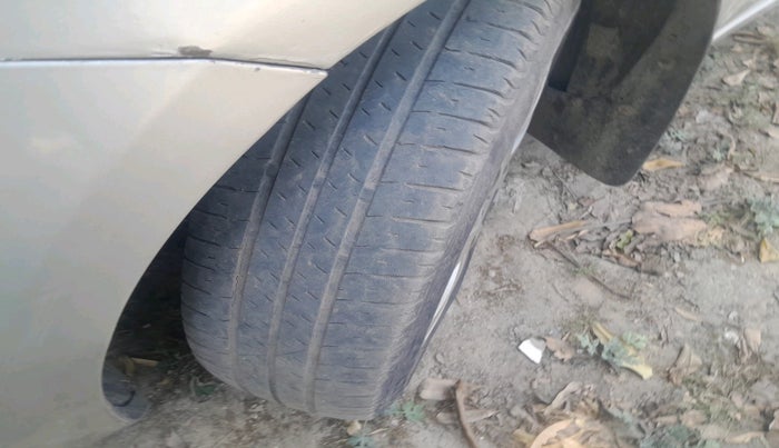 2013 Maruti Ertiga VXI, CNG, Manual, 90,373 km, tyre