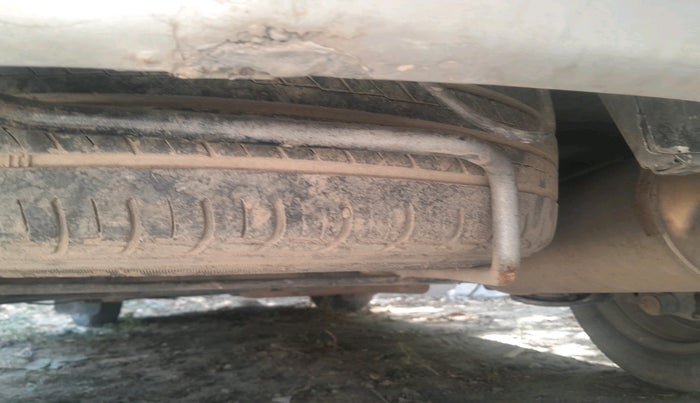 2013 Maruti Ertiga VXI, CNG, Manual, 90,373 km, tyre
