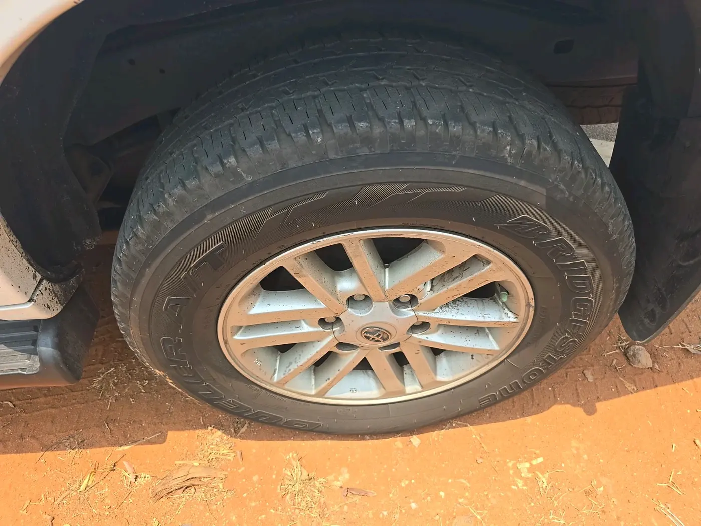 2014 Toyota Fortuner 3.0 4X2 AT, Diesel, Automatic, 1,23,121 km, tyre