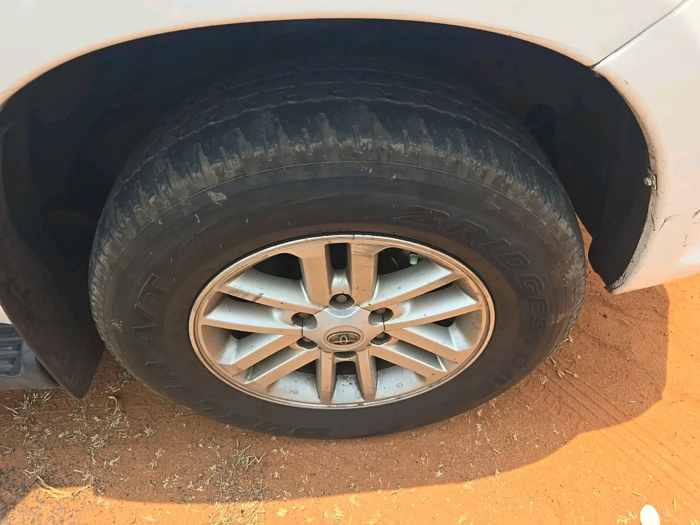 2014 Toyota Fortuner 3.0 4X2 AT, Diesel, Automatic, 1,23,121 km, tyre