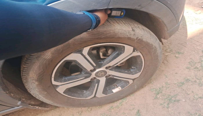 2022 Tata NEXON EV XZ PLUS, Electric, Automatic, 30,314 km, tyre