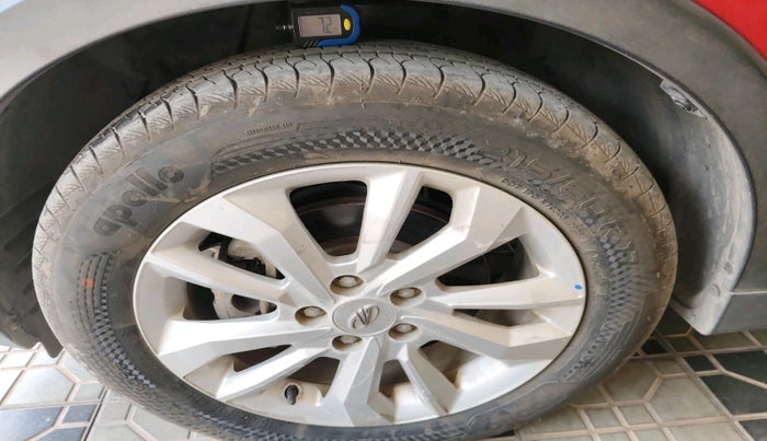 2021 Mahindra XUV300 W8 1.2 PETROL, Petrol, Manual, 43,723 km, tyre
