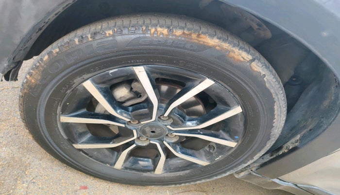 2018 Mahindra KUV 100 NXT K8 P 6 STR, Petrol, Manual, 85,701 km, tyre