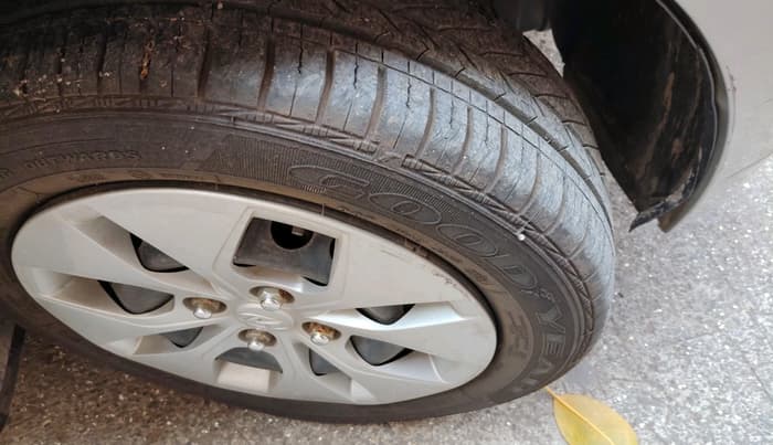 2015 Hyundai Xcent S 1.2, Petrol, Manual, 21,733 km, tyre