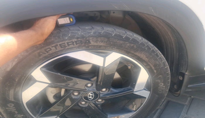 2022 Hyundai ALCAZAR PLATINUM(O) 7STR 2.0 AT, Petrol, Automatic, 20,452 km, tyre