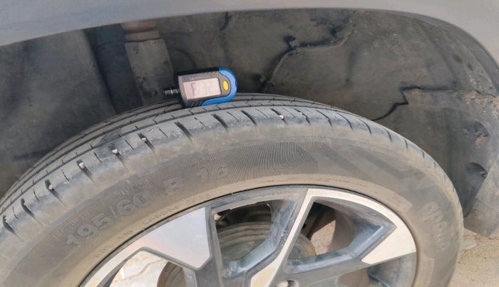 2022 Tata PUNCH CREATIVE  AMT, Petrol, Automatic, 56,052 km, tyre