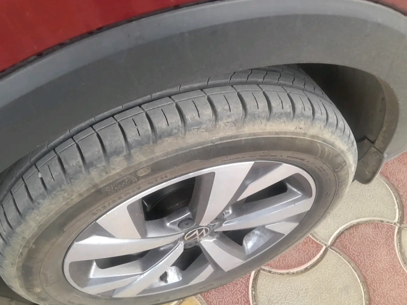 2023 Volkswagen TAIGUN TOPLINE 1.0 TSI MT, Petrol, Manual, 10,394 km, tyre