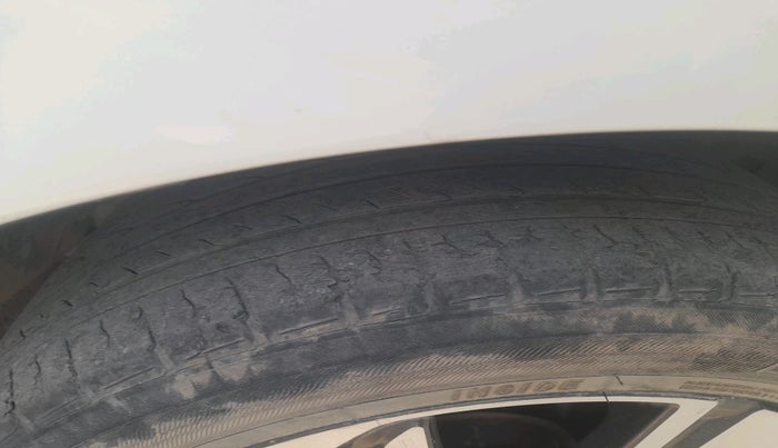 2019 Honda Civic 1.8L I-VTEC ZX CVT, Petrol, Automatic, 60,046 km, tyre