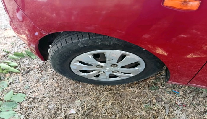 2012 Hyundai i10 MAGNA 1.1 LPG, Petrol, Manual, 1,44,090 km, tyre