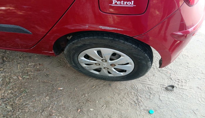 2012 Hyundai i10 MAGNA 1.1 LPG, Petrol, Manual, 1,44,090 km, tyre