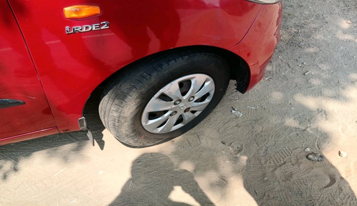 2012 Hyundai i10 MAGNA 1.1 LPG, Petrol, Manual, 1,44,090 km, tyre