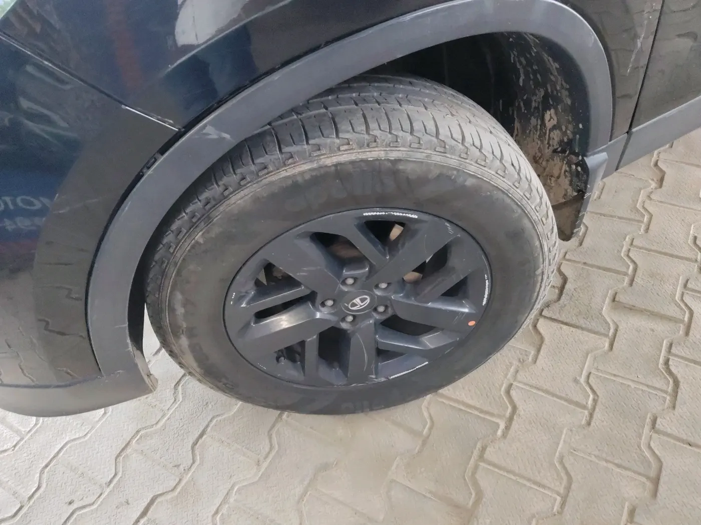 2021 Tata Harrier XT PLUS 2.0L KRYOTEC DARK EDITON, Diesel, Manual, 1,47,000 km, tyre