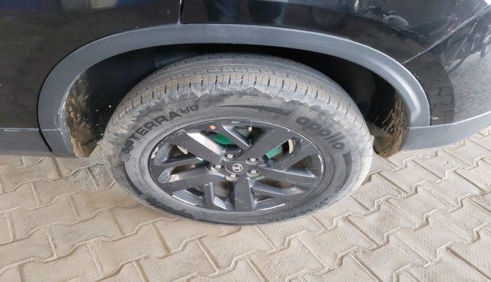 2021 Tata Harrier XT PLUS 2.0L KRYOTEC DARK EDITON, Diesel, Manual, 1,47,000 km, tyre