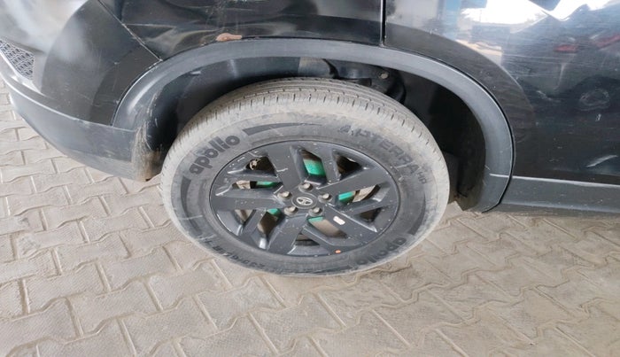 2021 Tata Harrier XT PLUS 2.0L KRYOTEC DARK EDITON, Diesel, Manual, 1,47,000 km, tyre