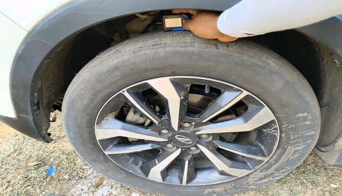 2019 Mahindra XUV300 W8 (O) 1.5 DIESEL, Diesel, Manual, 1,85,741 km, tyre