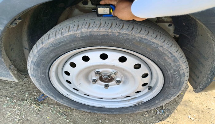 2019 Mahindra XUV300 W8 (O) 1.5 DIESEL, Diesel, Manual, 1,85,741 km, tyre