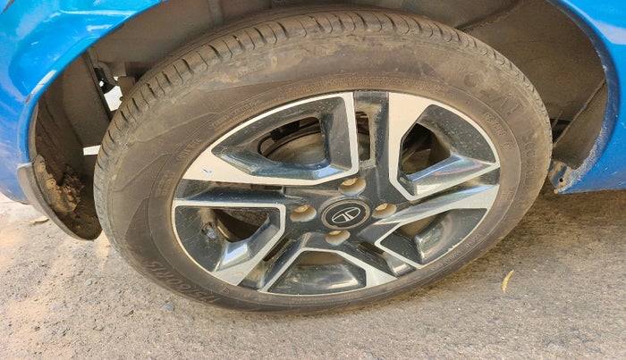 2019 Tata Tiago XZA PLUS DUAL TONE PETROL, Petrol, Automatic, 42,153 km, tyre