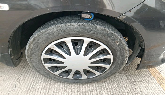 2016 Honda Amaze 1.5L I-DTEC S, Diesel, Manual, 1,08,990 km, tyre