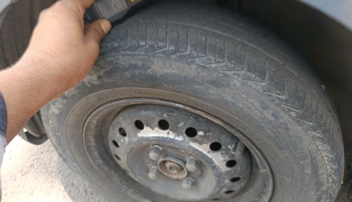 2011 Maruti Wagon R 1.0 LXI CNG, CNG, Manual, 62,609 km, tyre