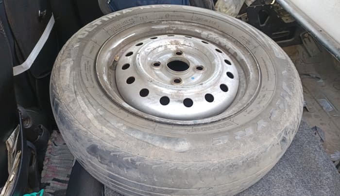 2011 Maruti Wagon R 1.0 LXI CNG, CNG, Manual, 62,609 km, tyre