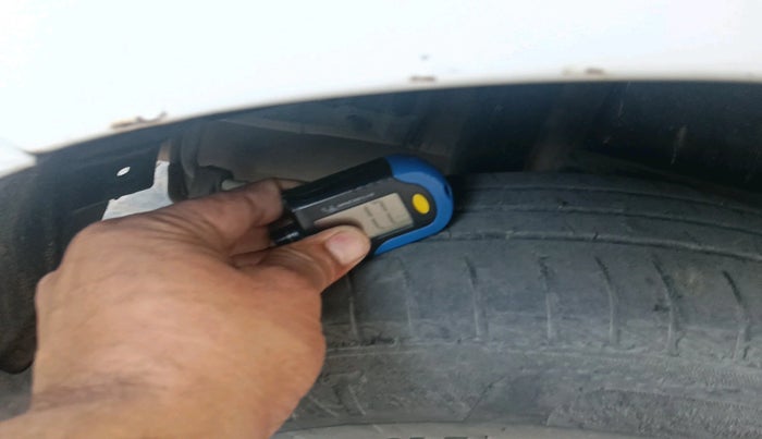 2016 Maruti Swift Dzire VDI, Diesel, Manual, 3,13,138 km, tyre