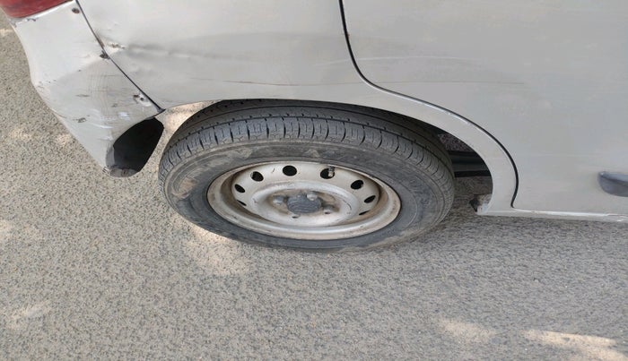 2011 Maruti Wagon R 1.0 LXI CNG, CNG, Manual, 2,31,096 km, tyre