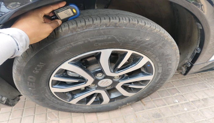 2025 Maruti Swift VXi AMT, Petrol, Automatic, 7,663 km, tyre