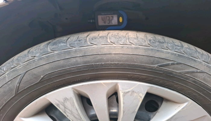 2012 Maruti Ertiga VXI, Petrol, Manual, 1,05,712 km, tyre